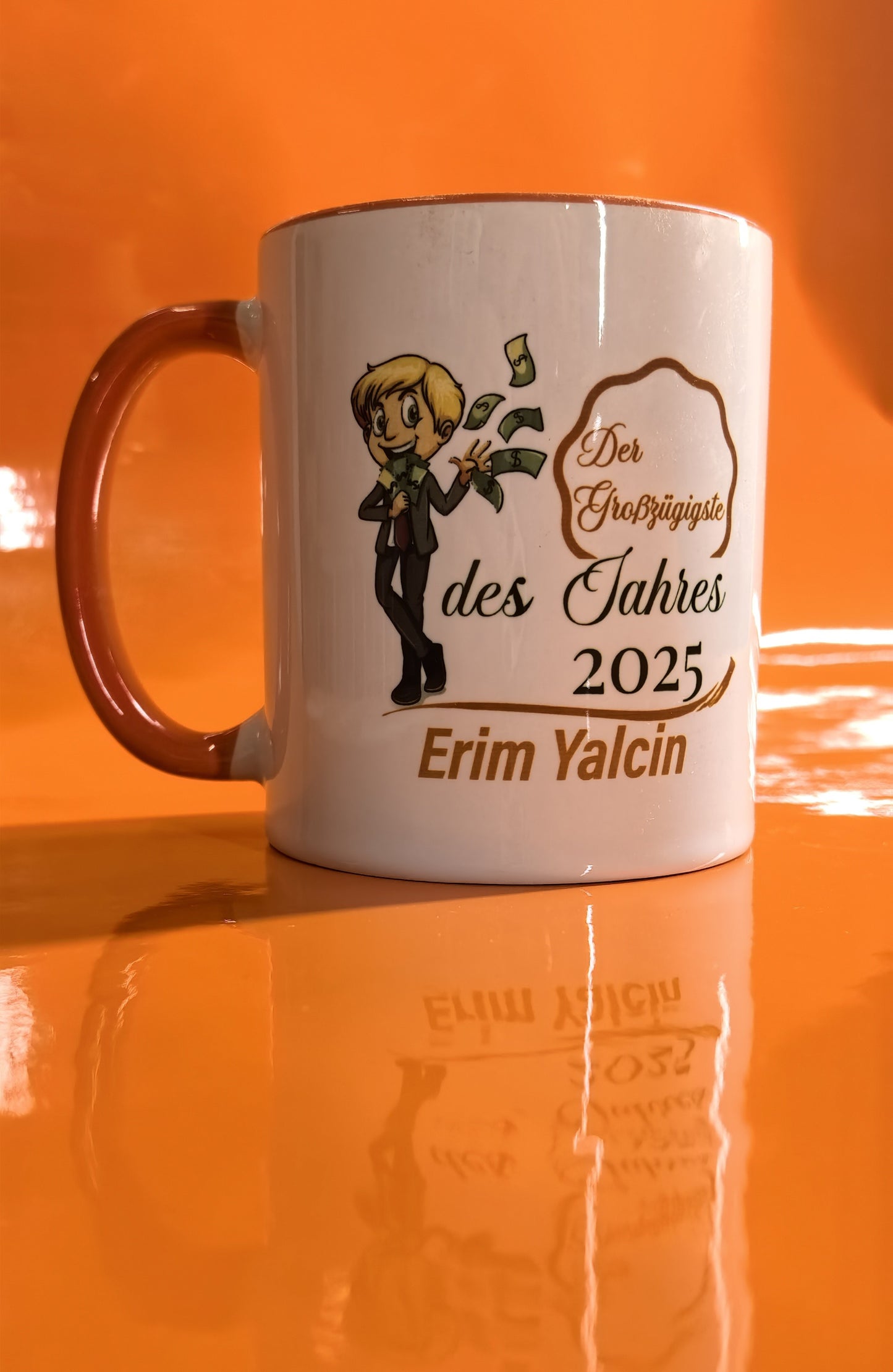 Großzügigste des Jahres – Personalisierte Tasse mit Comic - Wunschname – Dankeschön Geschenk für Kollegen & Mitarbeiter