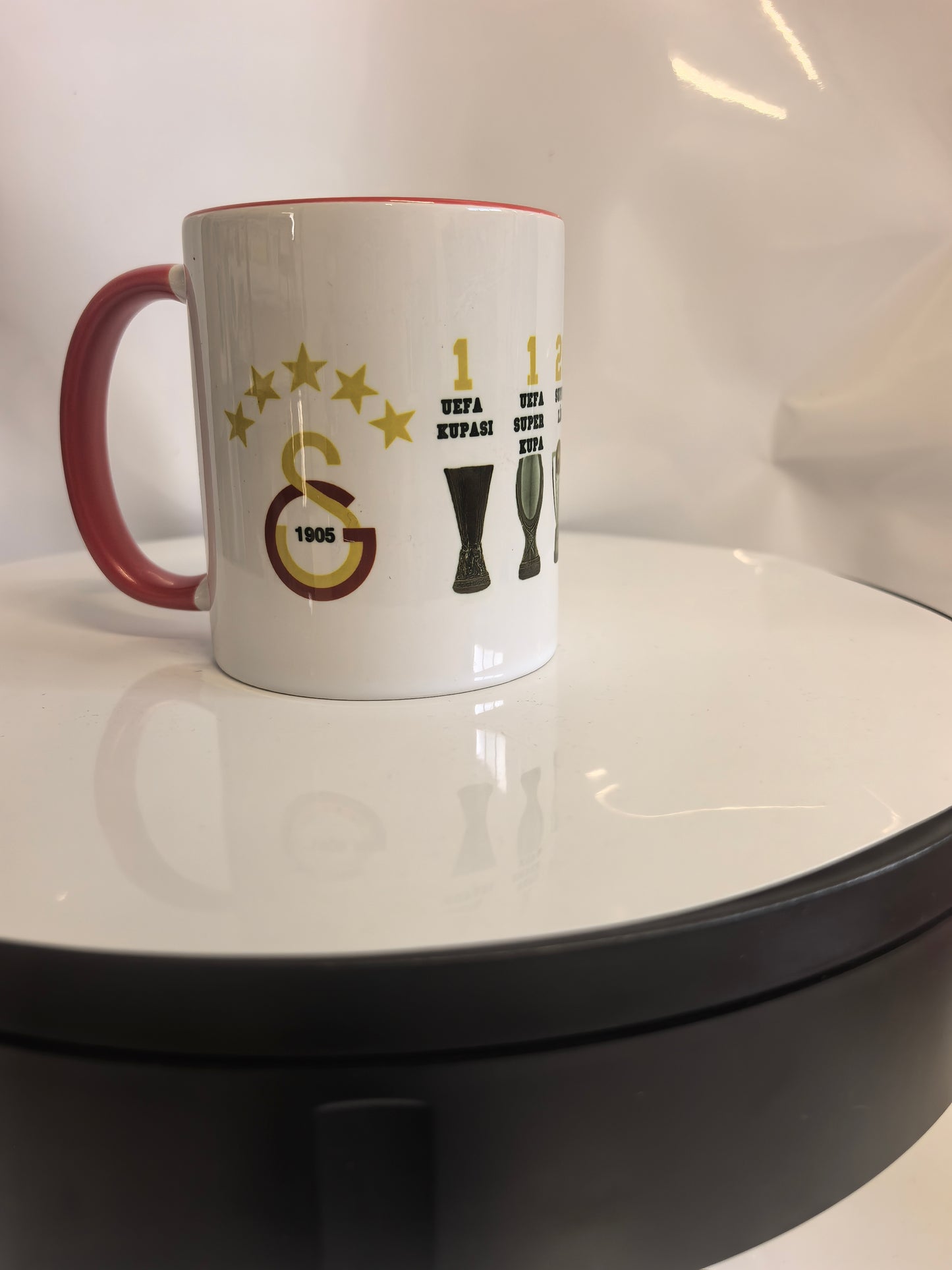 Galatasaray Tasse–63 Kupa Design-Fanartikel mit Vereinslogo & Pokalstatistik-GS Fan Tasse –Fußballverein-Geschenk für Galatasaray-Fans