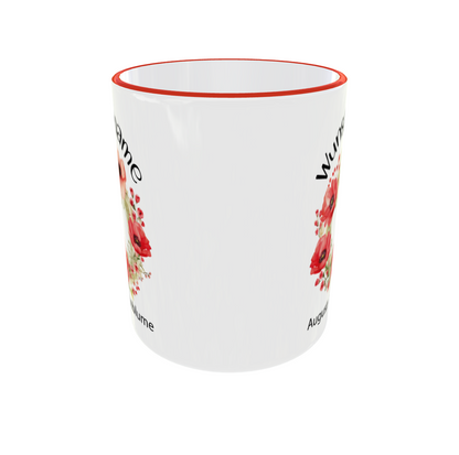 Rückansicht der personalisierten August Geburtsblumen Tasse mit Mohnblumen Kranz