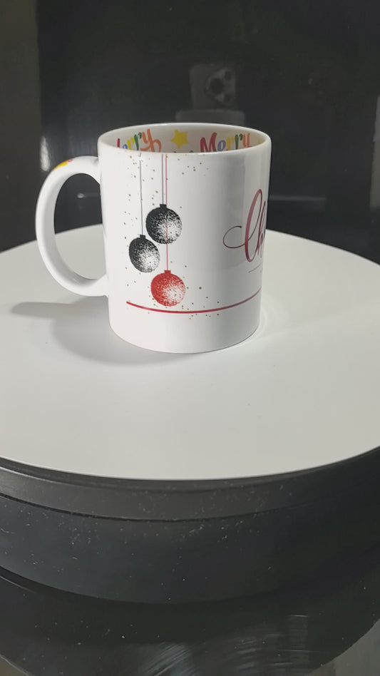 Weihnachtstasse "Merry Christmas" – Tannenbaum/Kugeln Design - Weihnachtstasse "Merry Christmas"